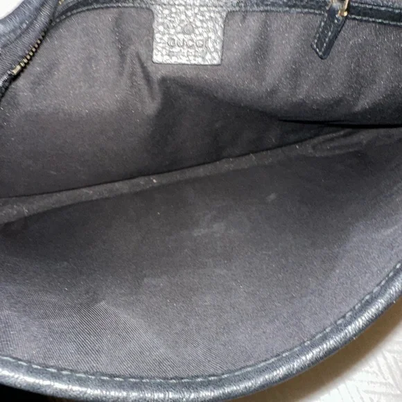 Authenticated Gucci Black Leather Shoulder Bag with Gold Hardware - Picture 6 of 14